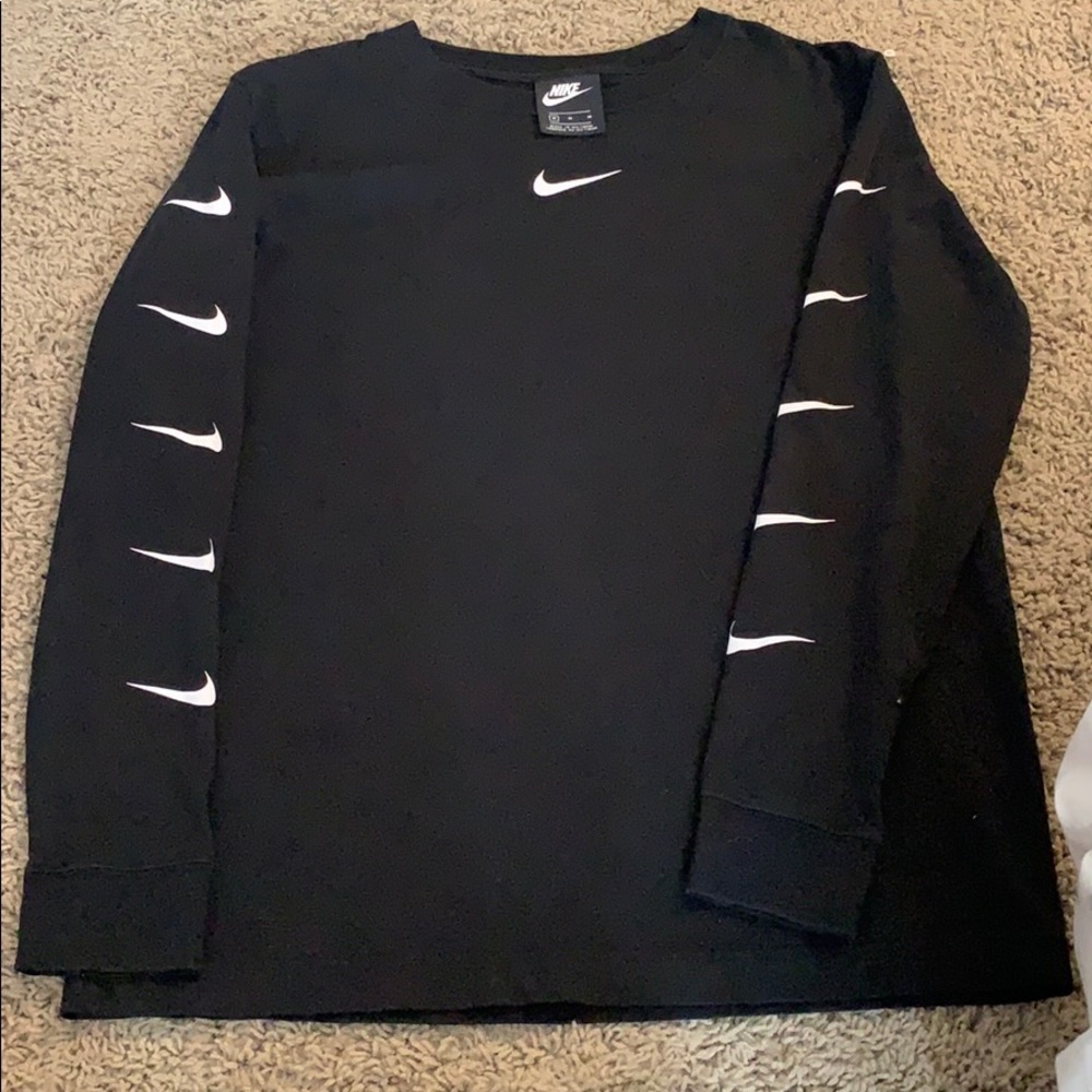 Nike swoosh Long sleeve